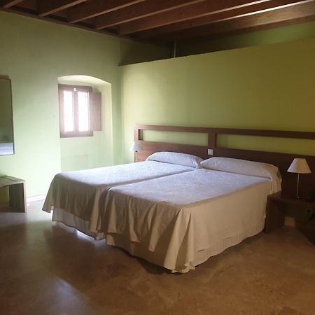 Hotel 4 Estrellas Conventual De Alcantara Exteriör bild